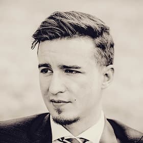 Porträt von Marco alias Mark B. Hives, Gründer von WriteGeist